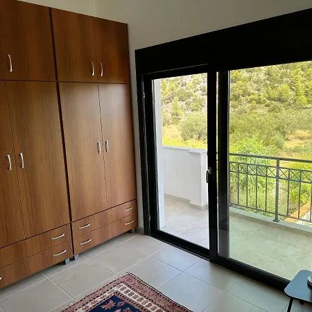 Apartment Clara Ano Almiri