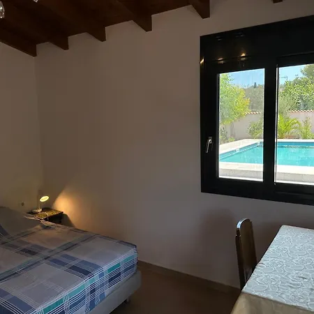 Clara Apartment Ano Almiri